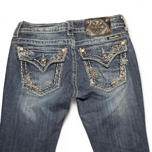 Miss Me Signature Bootcut low rise embellished flap pocket Jeans Size 26 - Picture 4 of 8